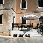 Rooms And Apartment Matika